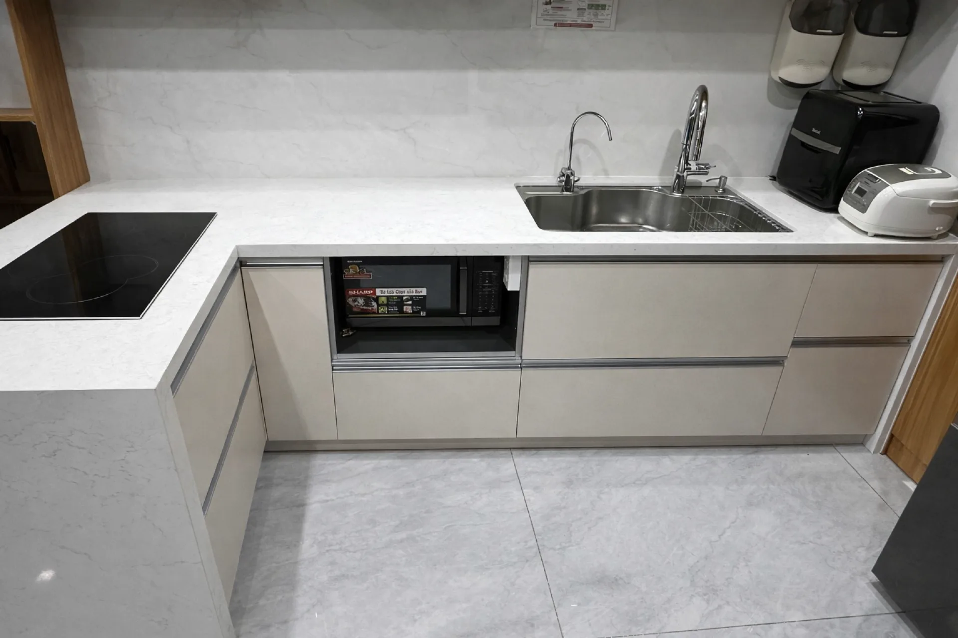 Hệ tủ bếp chữ L dòng I-Stan - Hệ tủ bếp cải tạo mới - ảnh 4